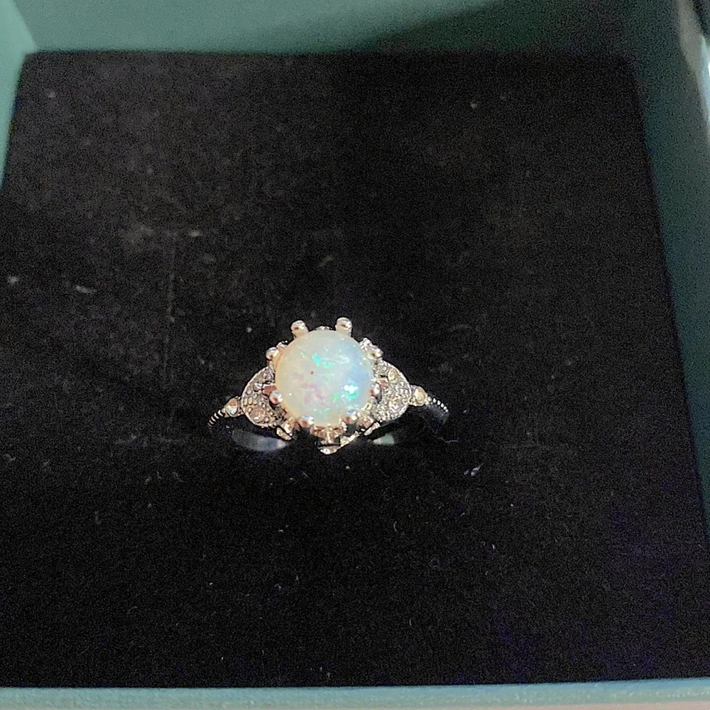 🌹 Silver Opalescent Pearl Stone Ring 🌹 8 NWT - Picture 2 of 14